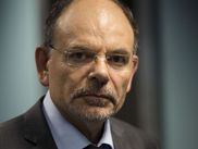 Le flegmatique boss du Bureau des légendes n’était vraiment pas comme les autres.