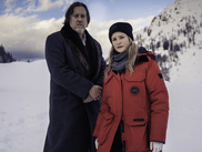 La nouvelle série polar Pagan Peak (remake de Bron), venue d’Europe débarque ce lundi 14 octobre sur Polar+, l’occasion parfaite pour vous dire pourquoi les pays nordiques sont les rois de ce genre télévisuel.