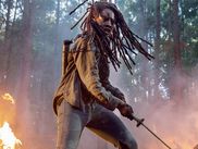 La première partie de la saison 10 de The Walking Dead vient de s’achever, et il ne reste que quelques épisodes à Michonne avant de partir définitivement de la série. Mais comme pour Rick ou Maggie, elle le fera en vie. On vous dit pourquoi.