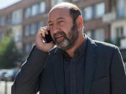 Le Baron noir est un animal politique rusé qui sait tirer les ficelles comme personne. Mais peut-il lui-même se faire élire ? Rien n’est moins sûr. À retrouver dès maintenant sur CANAL+.
