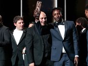 L’Académie des César vient de dévoiler le palmarès tant attendu de sa 45e édition. Et le moins que l’on puisse dire c’est que cette année le suspense était clairement au rendez-vous pour cette incroyable soirée ! 
Avec 4 statuettes, c'est le film de Ladj Ly, Les Misérables, qui repart grand gagnant de cette cérémonie avec notamment le César du meilleur film et celui du public, suivi de près par La Belle époque et J'accuse qui remporte 3 récompenses. A noter également les victoires àd eux reprises de Papicha et J'ai perdu mon corps.
Quant à Roubaix, une lumière, Portrait de la jeune fille en feu, Le Chant du loup ainsi qu'Alice et le Maire, ils repartent chacun auréolés d'un César. Et n'oublions pas pour finir le film événement Parasite, qui vient enrichir encore son incroyable palmarès de plus de 200 prix, qui s'est logiquement vu remettre le César du Meilleur film étranger. 
CANAL+ la chaîne du 7e art et des grands événements de cinéma, a évidemment diffusé en clair, direct et exclusivité cette prestigieuse cérémonie. Alors retrouvez dans notre live report tous les moments forts, ainsi que l'intégralité des prix décernés à l’occasion de cette soirée d’exception célébrant le cinéma français. 
Profitez du spectacle, vous pouvez tomber la veste de smoking et descendre de vos talons hauts, on s'occupe de tout !