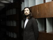 De retour ce soir pour une cinquième saison, la dernière de son créateur Éric Rochant, le « Bureau des légendes » a une fois de plus fait confiance à Rob (« Grand central », « Populaire ») pour mettre en son les dix nouveaux épisodes, sans doute « les plus romanesques et les plus tragiques » de la série. Alors, le compositeur français s'est réécouté quelques classiques au moment d’entrer en studio, et révèle pour « Jack » en quoi son travail doit autant à Brian Eno qu’à Aphex Twin.