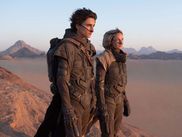 C’est sans conteste l’un des événements majeurs de la planète cinéma ces dernières semaines, la sortie du film très attendu DUNE signé du réalisateur Denis Villeneuve. Et le moins que l’on puisse dire, c’est qu'on trépigne d'impatience de le voir ! Pour en apprendre plus on se retrouve avec une émission de L'hebd'Hollywood spéciale DUNE avec Denis Villeneuve, Timothée Chalamet, Zendaya, Rebecca Ferguson et notre présentateur Didier Allouch !