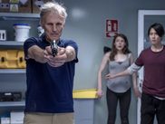 Diffusée depuis le 24 septembre sur CANAL+, la série horrifique de la rentrée emprunte à plusieurs grands classiques du genre. En route donc pour petit tour d’horizon des influences plus ou moins assumées de The Head.