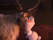 Noël approche à grand pas ! Alors préparez les plaids et les friandises, on vous a concocté une programmation "cosy" parfaite pour des séances en famille, tout près du sapin. Des films pour les plus jeunes, avec les deux volets de la REINE DES NEIGES, LE PRINCE OUBLIE ou le spectaculaire MULAN. Mais également des bijoux sortis tout droit des studios Pixar comme le très attendu SOUL. Bien sûr on n'a pas oublié d'y ajouter quelques classiques de Noël que l'on se fera un plaisir de regarder une nouvelle fois, avec LES GOONIES, LOVE ACTUALLY ou LES FILLES DU DR MARCH pour ne citer qu'eux. Ne nous remerciez pas, après tout c'est Noël !