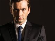David Tennant est à la tête de ce thriller anglais en trois parties à découvrir dès maintenant sur POLAR+, disponible avec CANAL+. Découvrez tous les détails de cette mini-série à ne pas louper.