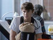 Hippocrate, la série hospitalière de Thomas Lilti, revient pour sa saison 2, sans doute plus sombre que la précédente.