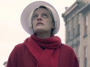 Deux ans après sa dernière apparition sur nos écrans, June Osborn revient le 29 avril sur OCS, pour une quatrième saison qui promet énormément. En attendant, il est grand temps de revenir sur la dernière salve d’épisodes de la série dystopique phare de la fin des années 2010. Attention, spoilers évidemment garantis sur les trois premières saisons de The Handmaid’s Tale.