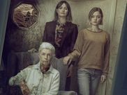 Le premier long-métrage de la réalisatrice australienne Natalie Erika James a été LA grosse claque horrifique de l’année 2020. Inspiré par la terrible maladie dont souffrait sa grand-mère, RELIC s’inscrit dans la vague « Elevated Horror », et utilise les codes du cinéma d’épouvante pour éclairer sur une horreur bien réelle, celle d’Alzheimer.