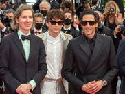 C'est le septième jour du Festival de Cannes et votre nouveau rendez-vous avec le DailyCannes, à retrouver tous les jours durant toute la durée de cette 74e édition. Aujourd'hui : Wes Anderson et son casting 4 étoiles déposés en bus au pied du Tapis Rouge, Adèle Exarchopoulos et Karim Leklou font une descente sur la Croisette et Matt Damon in love de Camille Cottin...