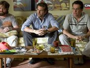 En 2009, ce film pensé comme une énorme blague a déferlé par surprise sur le box-office mondial. Avec VERY BAD TRIP, Todd Philips n’a pas seulement fait décoller sa carrière de réalisateur à Hollywood, il a aussi créé l’une des sagas les plus drôles et rentables des années 2010, tout en donnant naissance à un genre bien particulier.