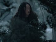 Entre huis clos et whodunit, le deuxième long-métrage du réalisateur australien Damien Power illustre la volonté de Disney+ de toucher un public plus adulte. Alors qu’il devait initialement sortir au cinéma, NO EXIT sera en effet disponible sur la plateforme le 25 février.