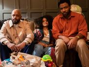 Quatre ans après la diffusion de la saison 2, Earn est de retour pour un nouveau chapitre alors que lui et Alfred entament une tournée européenne qui s’annonce d’ores et déjà mouvementée. Voici ce qui attend le personnage de Donald Glover et les autres dans la saison 3 d’Atlanta.
