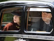 Quand un jeune homme et une jeune fille que tout oppose se lancent dans une enquête criminelle dans l’Angleterre des années 30, on retrouve la virtuosité de la « Reine du crime » appliquée au monde des séries. Diablement efficace avec, en prime, Hugh Laurie derrière et devant la caméra.