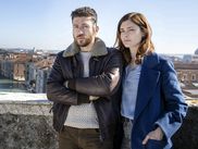 Quelques mois après la conclusion de la série mafieuse incontournable de ces dernières années, deux de ses têtes pensantes font leur retour avec une nouvelle production qui vient encore rappeler tout le savoir-faire de nos voisins italiens en matière de séries de qualité.