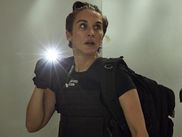 Produite par l’un des maîtres du genre en outre-Manche, ce nouveau thriller britannique peut compter sur le talent de son actrice principale (Vicky McClure) et sur un rythme effréné pour nous maintenir en haleine pendant ses six petits épisodes.