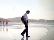 Centrés sur Josef Schovanec, une des personnalités importantes de l'autisme en France, les deux épisodes de cette série documentaire offrent un regard nouveau sur les personnes qui souffrent de troubles du spectre de l'autisme (TSA), et qui sont encore mal connues chez nous. Mais ce "Voyage en Autistan" invite aussi à repenser notre rapport au tourisme.