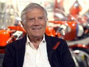 Après "Jean Todt, la méthode", Amandine Morhaïm s'intéresse à l'histoire du championnat du monde de moto, dont le 1000ème Grand Prix vient de se tenir en France. Et en fil rouge de ce nouveau documentaire, la journaliste de CANAL+ a pu compter sur la présence du pilote italien véritable légende de la Moto GP.