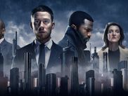Devenue un phénomène populaire lors de sa diffusion au Royaume-Uni et déjà renouvelée pour deux saisons, la première série de Gareth Evans arrive en France sur CANAL+. Vous avez intérêt à avoir le cœur bien accroché, car Gangs of London n'est pas le genre de fiction mafieuse qui prend des pincettes pour représenter la violence. Et on en redemande.