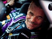 Toujours en activité à l'approche de la cinquantaine, le pilote alsacien nonuple champion du monde des rallyes continue de battre des records. Pour comprendre ce qui motive encore Sébastien Loeb, une équipe de tournage a suivi au plus près et pendant un an celui qui se qualifie lui-même de "dépendant de la course".