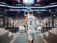 À l’occasion des débuts très attendus aux États-Unis du premier joueur français sélectionné en première position de la draft, CANAL+ revient sur la folle « Wembamania » des douze derniers mois en compagnie du principal intéressé et de ses proches. Résultat ? Un documentaire qui permet de comprendre pourquoi Victor Wembanyama est un joueur de basket à part, et pourquoi il pourrait changer la NBA.