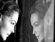 Au programme de ce troisième épisode de la série CANAL+, deux actrices allemandes célèbres et particulièrement adoptées par la France. Quatre décennies après la mort prématurée de l’icône qui la faisait rêver enfant, Diane Kruger évoque donc la vie de Romy Schneider et les ressemblances entre leurs carrières respectives, dans un portrait croisé qui ne manque pas de sororité.