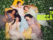 Décidément, l’aristocratie anglaise du XIXème siècle n’en finit pas de nous fasciner. Adaptée du roman inachevé d’Edith Warton par Apple TV+, The Buccaneers est une série d’époque féministe et volontairement anachronique qui n’a rien à envier aux autres séries du même genre.