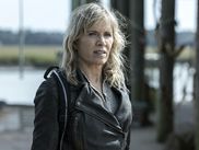 Après les adieux de Morgan Jones, la revenante Madison Clark va reprendre les commandes du spin-off de The Walking Dead pour son épilogue. Et on sait déjà qu’elle va affronter quelques visages familiers… Mais avant d'en parler, un petit retour sur événements de la première partie de la saison 8 de Fear The Walking Dead s’impose. Pour ceux qui n'auraient pas vu les derniers épisodes : attention, spoilers !