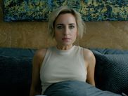 C’est la série coup de cœur de l’automne que personne n’attendait. Entièrement écrite, réalisée et incarnée par Zoe Lister-Jones, Slip (disponible sur OCS) utilise de façon très originale le concept à la mode de multivers pour évoquer la sexualité des femmes avec un humour décapant.