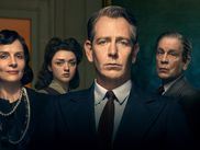 Pour la première série sur la vie du célèbre grand couturier français, Apple TV+ a déployé comme d’habitude les grands moyens. Et on peut le vérifier dès le générique de The New Look, où l’on retrouve quelques stars hollywoodiennes.