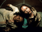 Les fans peuvent se réjouir ! Avec L’exorciste : Dévotion, le réalisateur David Gordon Green assume son envie de rendre hommage au classique de 1973, et  fait appel aux actrices Linda Blair et Ellen Burstyn pour redonner vie à l’univers original.