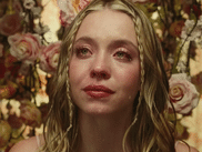 Décès ou départs des acteurs principaux, retards importants… Euphoria ferait-elle partie des séries maudites de Hollywood ? Retour sur les histoires les plus tragiques du petit écran.