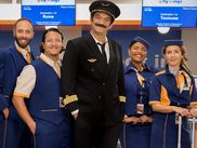 La nouvelle Création Originale CANAL+ réunit à l’écran des visages connus et de nouveaux talents de l’humour venus d’horizons différents. Alors avant d’embarquer à bord de la folle aventure Terminal, voici une petite revue d’effectifs du personnel gentiment incompétent de Terminal.