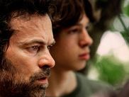 Il est Xavier et Tomasi pour le public, mais Romain Duris est aussi fan de films de genre, bien avant Le Règne Animal. Retour sur la filmographie fantastique d’un acteur qui l’est tout autant.