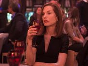 Considérée comme l’une des meilleures actrices du monde, elle est aussi détentrice du record absolu de films présentés sur la Croisette. Alors que l’une de ses plus grandes performances (Elle) est à nouveau disponible sur myCANAL, retour sur les temps forts de la carrière cannoise exceptionnelle d’Isabelle Huppert.