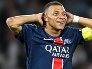 Après avoir annoncé son départ du PSG à l’issue de la saison, Kylian Mbappé a rejoint le Real Madrid. Au milieu de joueurs de classe mondiale, à quel poste peut prétendre le capitaine de l’Équipe de France ?