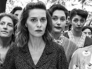 En Italie, un film en noir et blanc sur fond de violences conjugales a fait ce que personne n’aurait cru possible : dépasser "Barbie" et "Oppenheimer" au box-office. "Il reste encore demain", réalisé par Paola Cortellesi, a marqué l’histoire en 2023 avec son récit poignant et son impact sociétal. Le film est à découvrir ce soir sur CANAL+ CINEMA(S) et sur myCANAL.