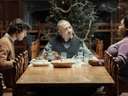 Avec ses allures rétros, son humour doux-amer et ses personnages cabossés, le long métrage d’Alexander Payne s’impose comme un anti-film de Noël touchant, et met du baume au cœur à ceux qui n’aiment pas les fêtes.