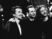 Pour les dix ans de son spectacle Les Duos Impossibles, qui coïncide avec l’anniversaire des quarante ans de Canal+, Jérémy Ferrari met les petits plats dans les grands et réunit ses humoristes préférés le temps d’un show inédit.