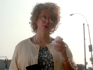 Certains films sont à déguster en solo ou entre amis, et pour cause ! Entre scènes osées et thèmes troublants, voici notre sélection de films qu’il vaut mieux éviter de regarder avec ses parents… sauf si vous souhaitez atteindre de nouveaux sommets de gêne.