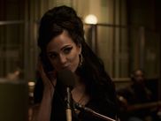 Comme on l’espérait, le premier biopic sur la vie tumultueuse d’Amy Winehouse accorde une large place à son inoubliable musique. Voici donc nos trois scènes préférées dans ce registre, et oui, il y a évidemment Back to Black dedans.