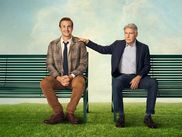 Après une première saison bien reçue par la critique et le public, cette héritière spirituelle de Ted Lasso revient pile au bon moment pour nous faire passer l’automne au chaud. Car avec ses 12 nouveaux épisodes qui vont nous mener gentiment jusqu’à Noël, Shrinking reste l’incarnation suprême de la série qui soigne le moral.