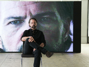 Dans les années 2000, le trader Jérôme Kerviel détournait près de 50 milliards d’euros et menaçait de faire plonger la Société Générale. La série Un trader, 50 milliards retrace cet épisode médiatique et judiciaire qui a secoué la France.