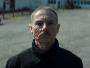 Interprète du terroriste Jacob Pierce dans la nouvelle Création Originale CANAL+, l’acteur déjà connu pour avoir incarné l’horrible Solomon Lane dans la saga Mission impossible est un spécialiste des rôles de grands méchants. Et voici comment il s’y prend pour nous terrifier dans Paris Has Fallen.