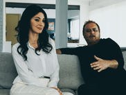 Dans son nouveau programme, Le monde magique de Jérôme Commandeur, le comédien et humoriste français s’entoure d’une multitude d’invités prestigieux (et surprenants) pour donner vie à ses sketchs.