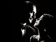 Si le noir et blanc évoque souvent un cinéma d’une autre époque, certains films modernes et audacieux démontrent que ce format reste incroyablement puissant. De l’élégance visuelle à la narration immersive, ces 7 films prouvent que le noir et blanc n’est pas un reliquat du passé, mais une véritable arme artistique.