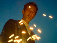 Dans The Brutalist, film événement de Brady Corbet, Adrien Brody incarne un architecte juif hongrois qui débarque à New York en 1947 après avoir survécu à l'Holocauste. Cette fresque de plus de trois heures, déjà couronnée aux Golden Globes, fait face à une controverse inattendue à l'approche des Oscars.