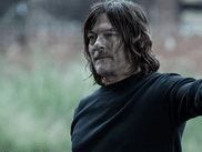 Les fans ont eu le plaisir de retrouver Daryl Dixon, l’un de leurs héros favoris, dans une série qui lui est entièrement consacrée. Et le moins qu’on puisse dire, c’est que, depuis ses débuts, le chasseur de zombies a bien changé.