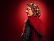 Vous cherchez des séries adaptées de romans à voir absolument ? De Game of Thrones à The Witcher en passant par La Servante écarlate, voici 10 séries cultes issues de la littérature, à découvrir ou redécouvrir sans tarder.