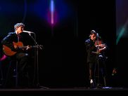 Moment incontournable de chaque cérémonie, l’hommage aux disparus a pris cette année une dimension particulièrement émotive grâce aux voix envoûtantes de Pomme et Aliocha Schneider. Les deux artistes, à la croisée des mondes de la musique et du cinéma, ont offert une interprétation poignante qui a marqué cette 50ᵉ édition des César. Ils ont également remis le trophée de la meilleure chanson originale à "Emilia Pérez" de Jacques Audiard.